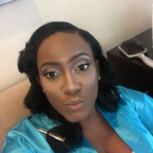 Meet your Posher, Christina